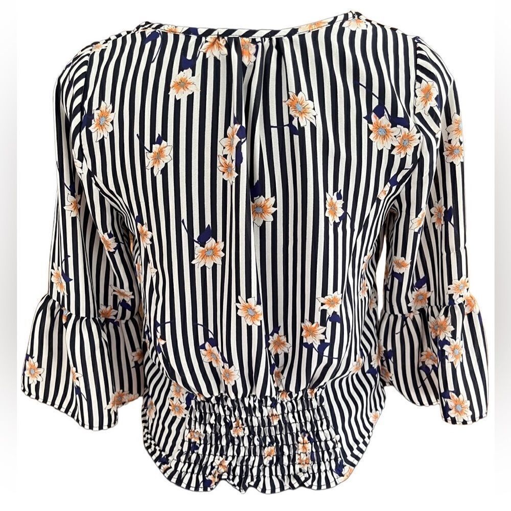 Sienna Sky navy blue/white striped tie front floral top size S - Picture 2 of 6